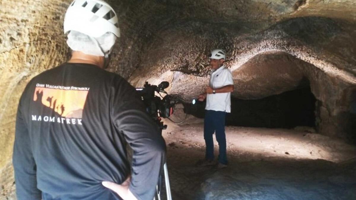 L'Etna "spiata" attraverso dei speciali sensori inseriti nelle grotte - 