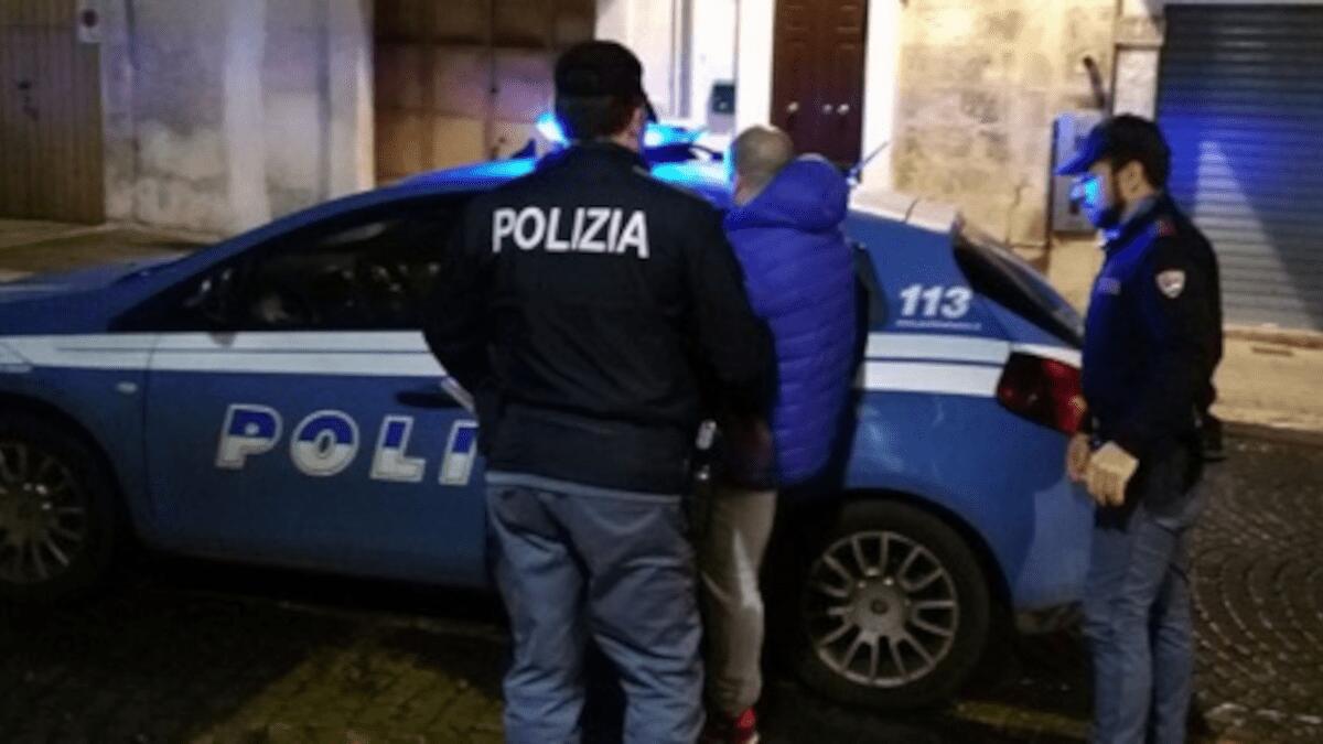 Pregiudicato nasconde droga nel calzino pensando di farla franca (I DETTAGLI) - 