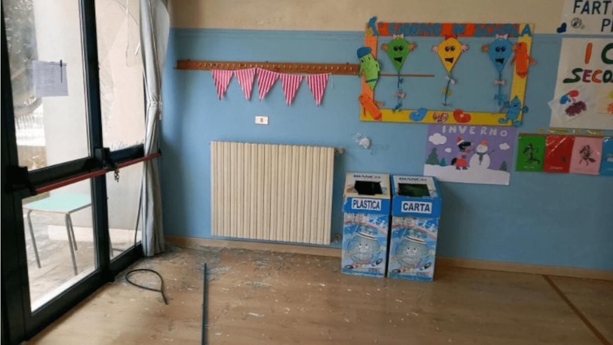 S’introduce nella scuola per depredarla ma all’uscita trova gli agenti - 