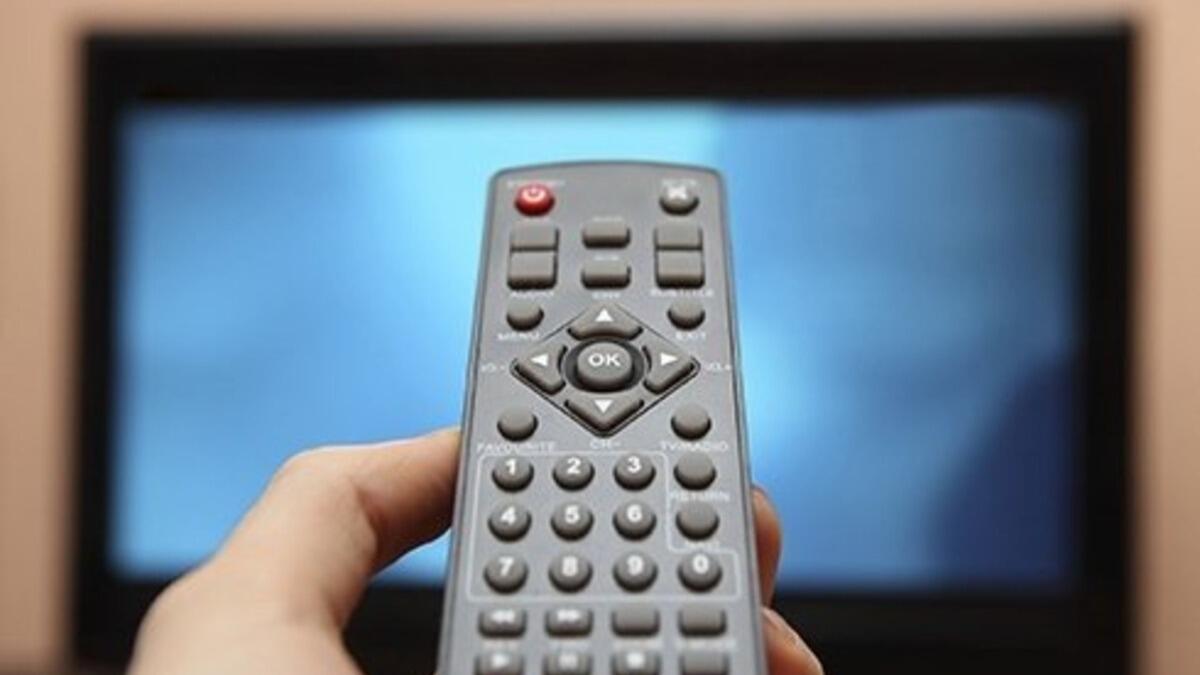 37enne scaraventa il televisore sulla testa del padre invalido (I FATTI) - 