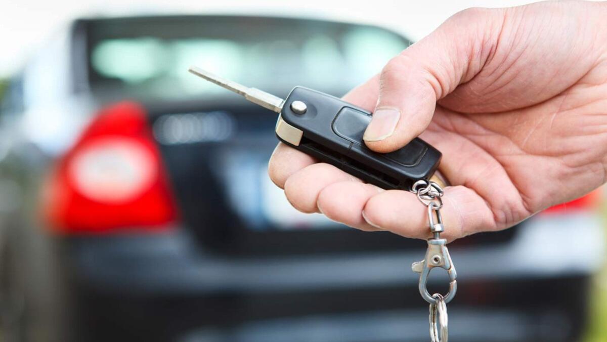 Impedisce la chiusura centralizzata delle auto, per rubare le chiavi di casa - 