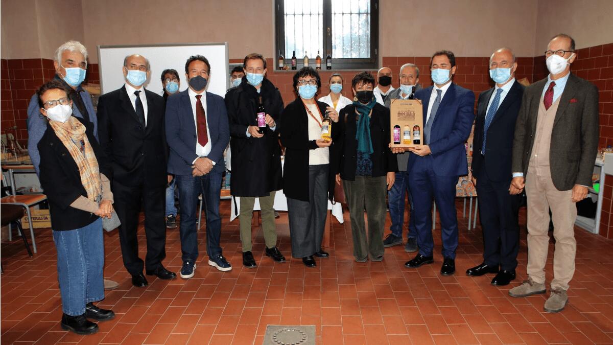 Consegna vino annata 2020 all’istituto di istruzione superiore “E.Fermi-F.Eredia” di Catania - 
