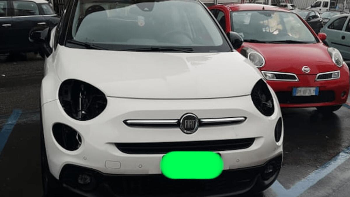 Un “buon samaritano” segnala il furto di diverse parti di un’auto riuscendo a far bloccare il ladro - 