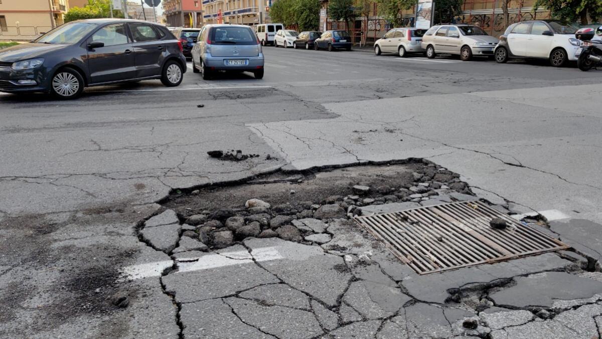 Dopo l'emergenza maltempo, Catania deve far fronte al problema delle buche - 