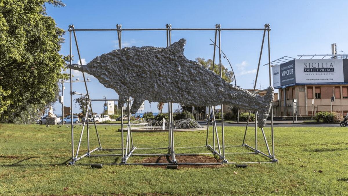 “Alba dei tempi” di Nico Vascellari: nuova arte in piazza Europa - 