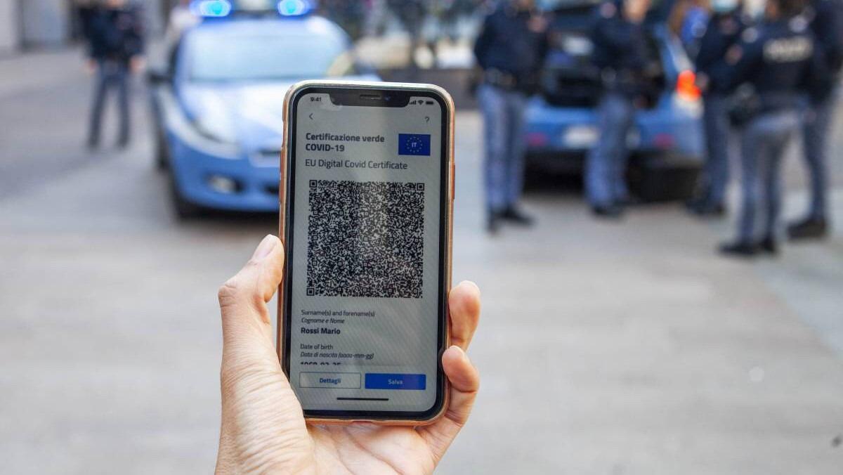 Da oggi Super Green Pass: i catanesi hanno risposto così - 