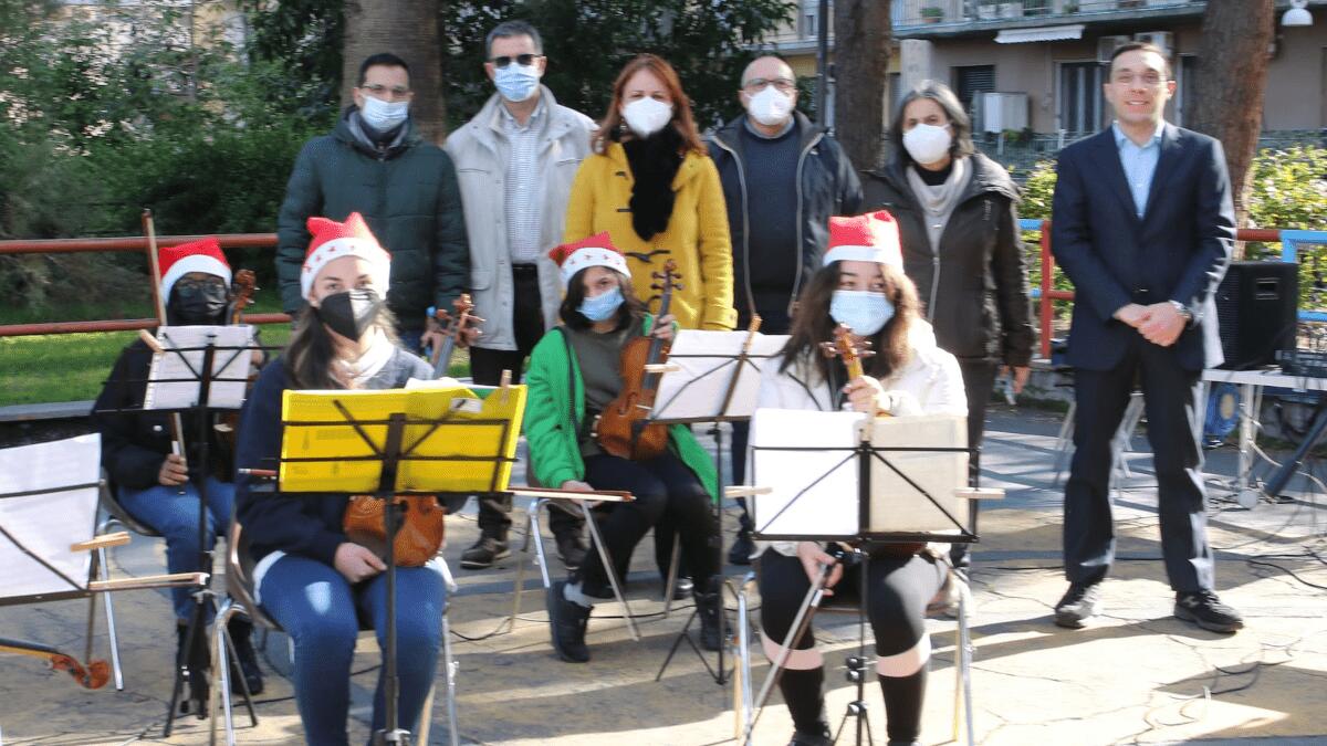 Concerto di Natale in parco Falcone offerto dagli studenti dell’istituto Dante Alighieri - 