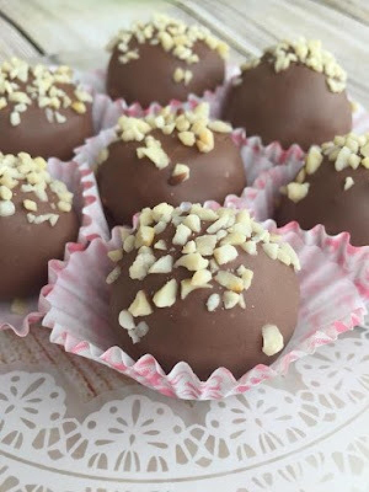 Mandorle di Sicilia: Utilizziamole Per le Praline al Cioccolato e Torroncino - 