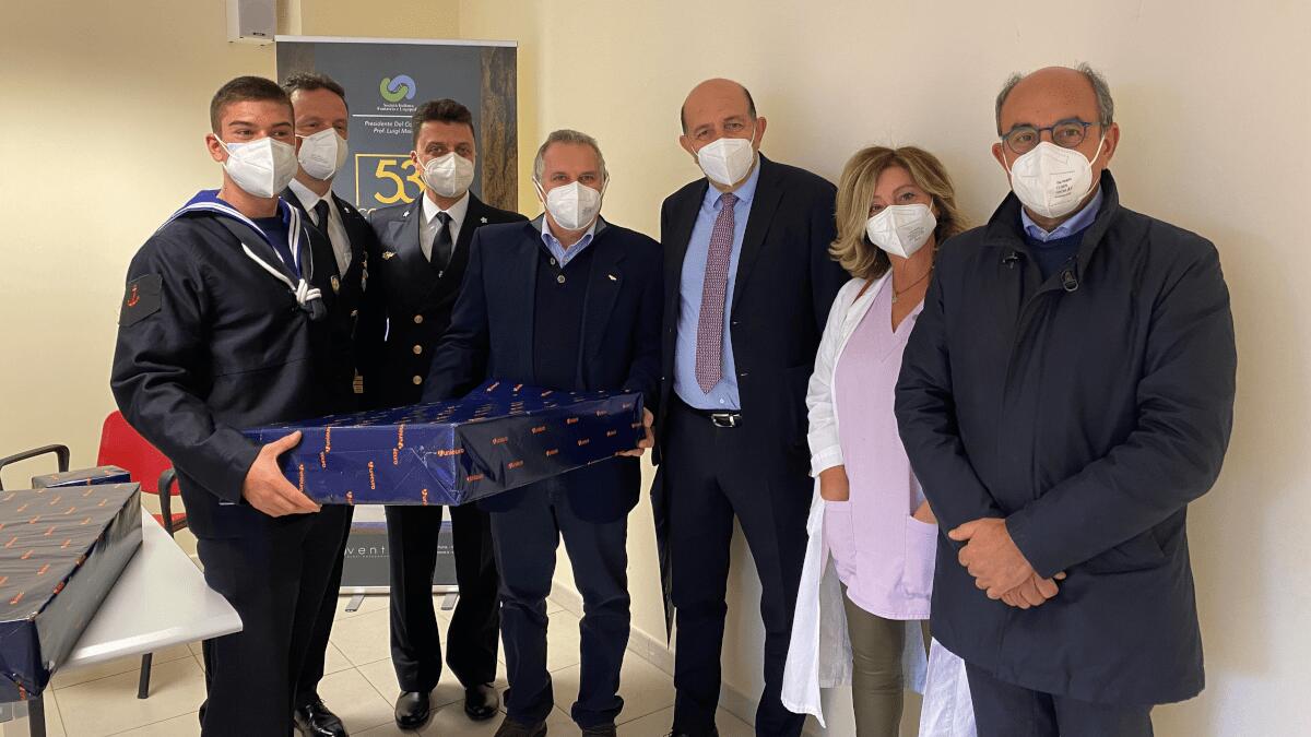 Forze dell’Ordine donano smart TV ai piccoli pazienti del Policlinico di Catania per l’Epifania - 