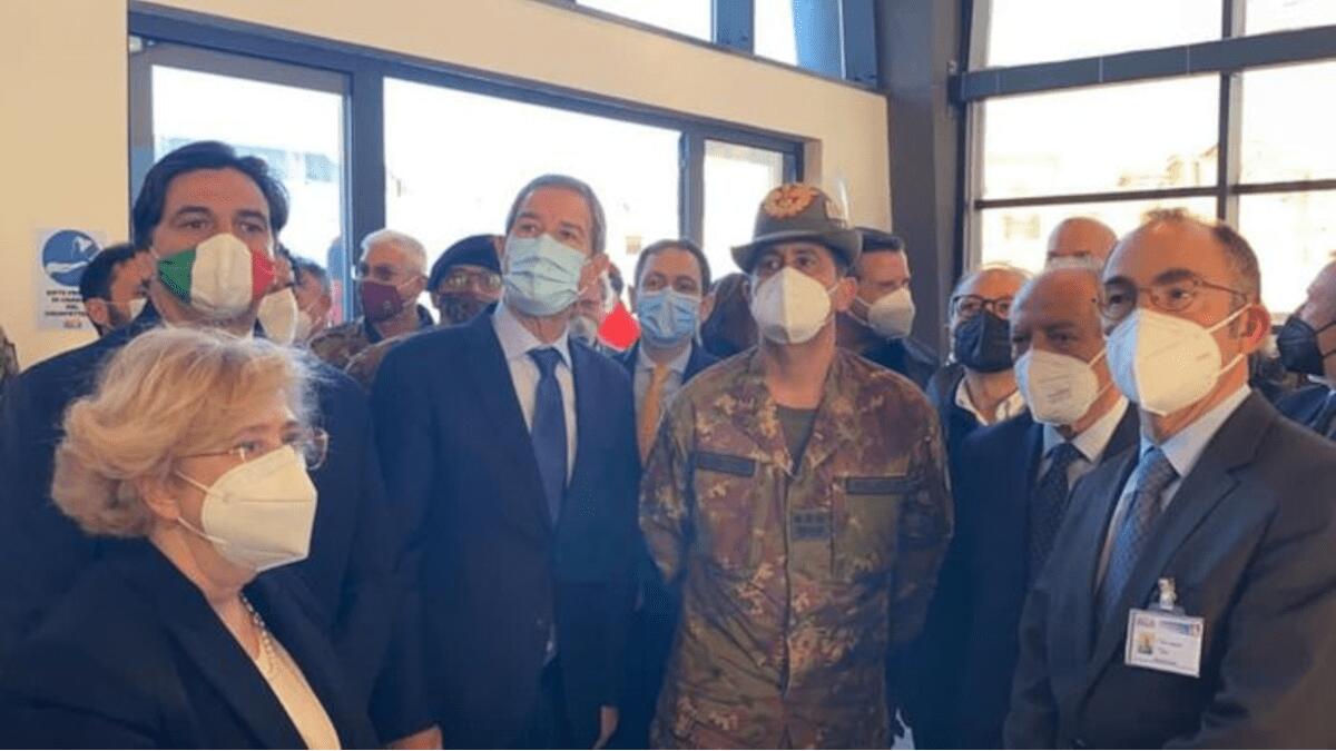 Covid: il Presidente Musumeci prolunga apertura hub sino a mezzanotte - 