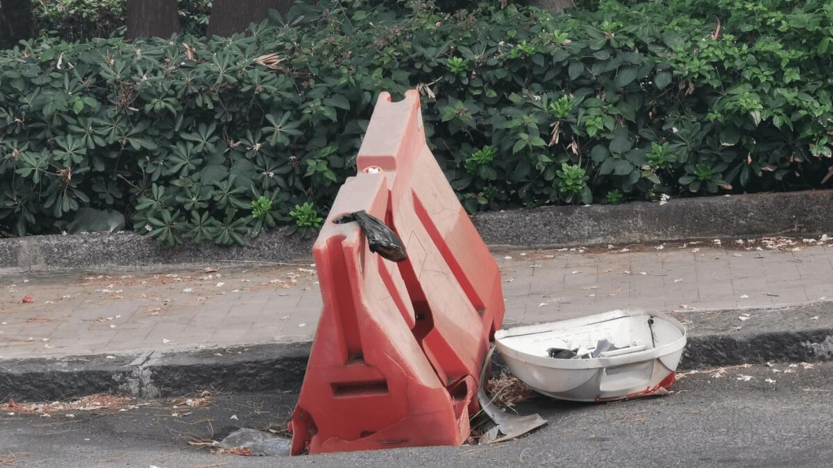 Catadoie rubate e pericolo incidenti al viale Mario Rapisardi (I DETTAGLI) - 
