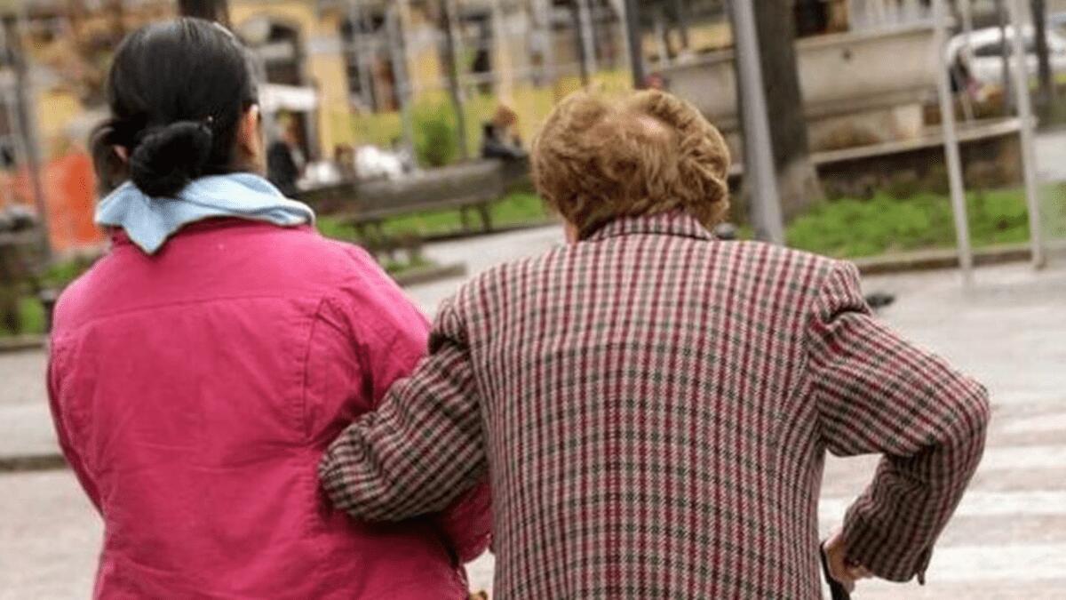 Badante svuota cassaforte dell’anziana signora di cui si occupava: rubati oltre 7.000 euro - 