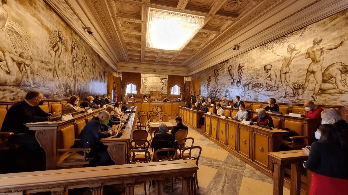 Vertenza Pfizer Catania: concluso tavolo crisi regionale. Richiesta unanime stop licenziamenti - 