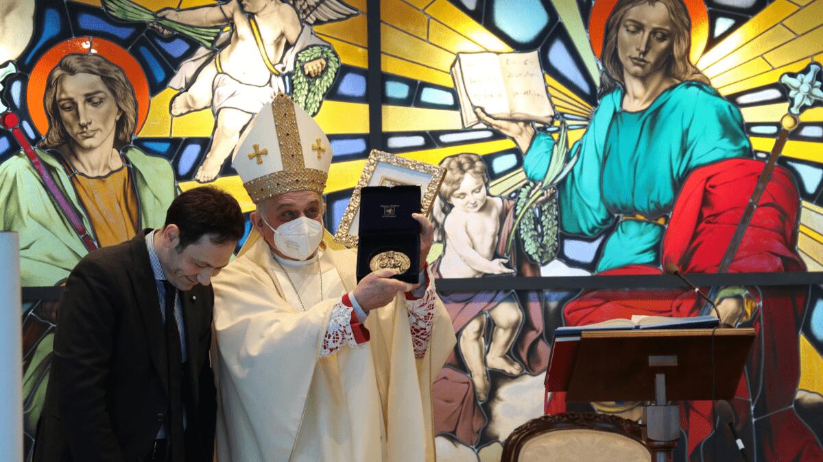 Visita mons. Gristina all’ospedale Cannizzaro: «Ho trovato amore, competenza e servizio» - 