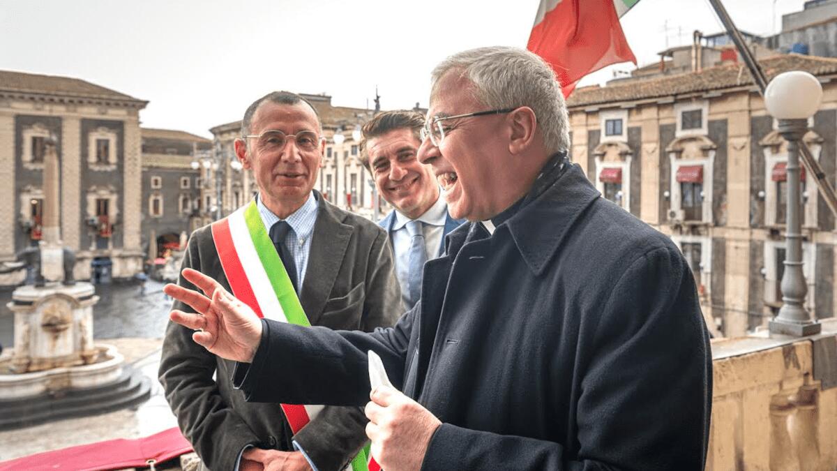 Arcivescovo incontra Giunta al Municipio. Mons. Renna: «Impegnatevi per l'educazione dei giovani» - 
