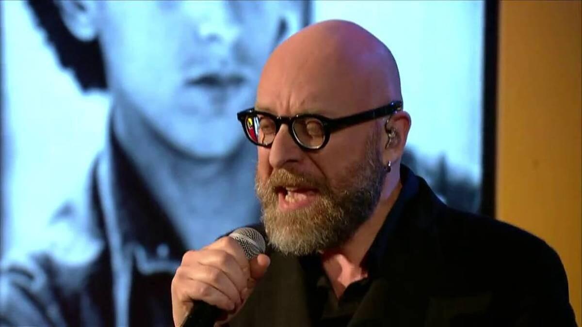 Mario Biondi, ecco la sua speciale sorpresa nel giorno di San Valentino - 