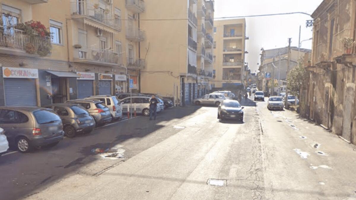 Razziano supermercato in due filiali tra mattina e pomeriggio: uno dei ladri era ai domiciliari - 