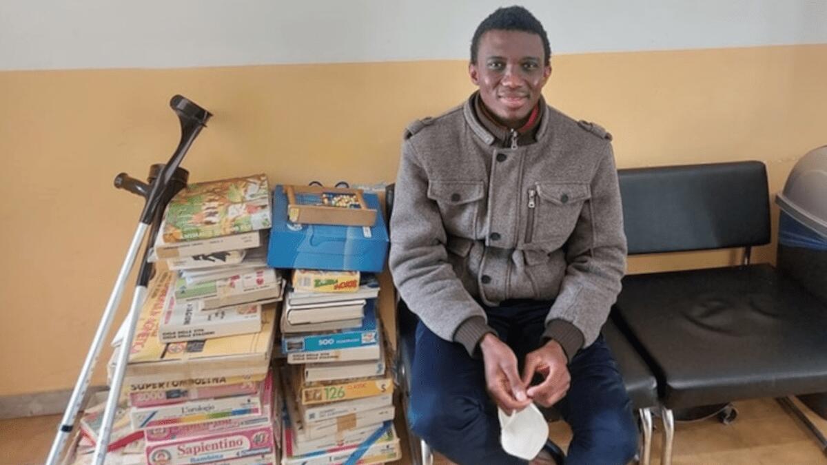 Nigeriano ingiustamente incarcerato chiede la protesi dopo avergli amputato la gamba in carcere - 