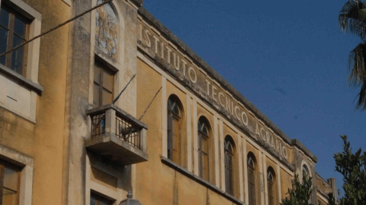 Ex istituto Agrario abbandonato, degradato e di proprietà statale sarà donato alla Curia - 