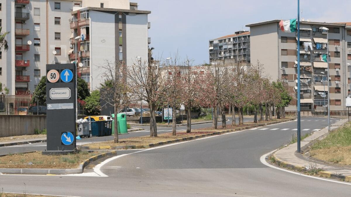 Serie di controlli a Librino: spaccio, crack, armi e rifiuti illegali, oltraggio agli agenti ed evasione (I DETTAGLI) - 
