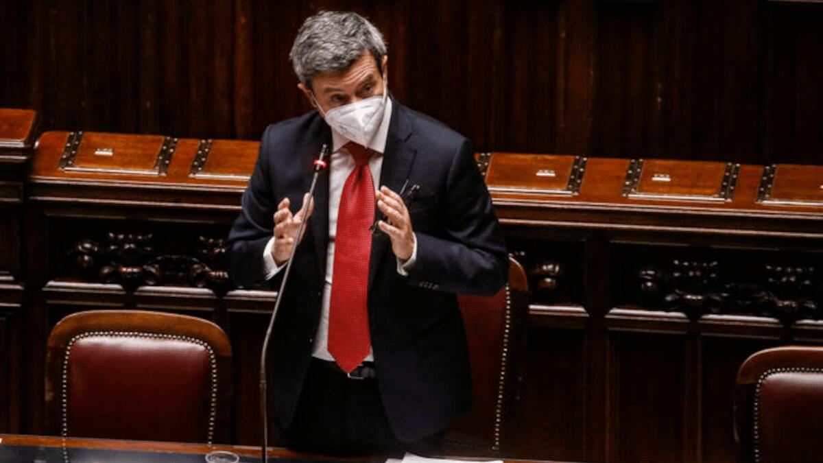 Caso Pfizer raggiunge Roma: a intervenire in Senato è il ministro del Lavoro Andrea Orlando - 