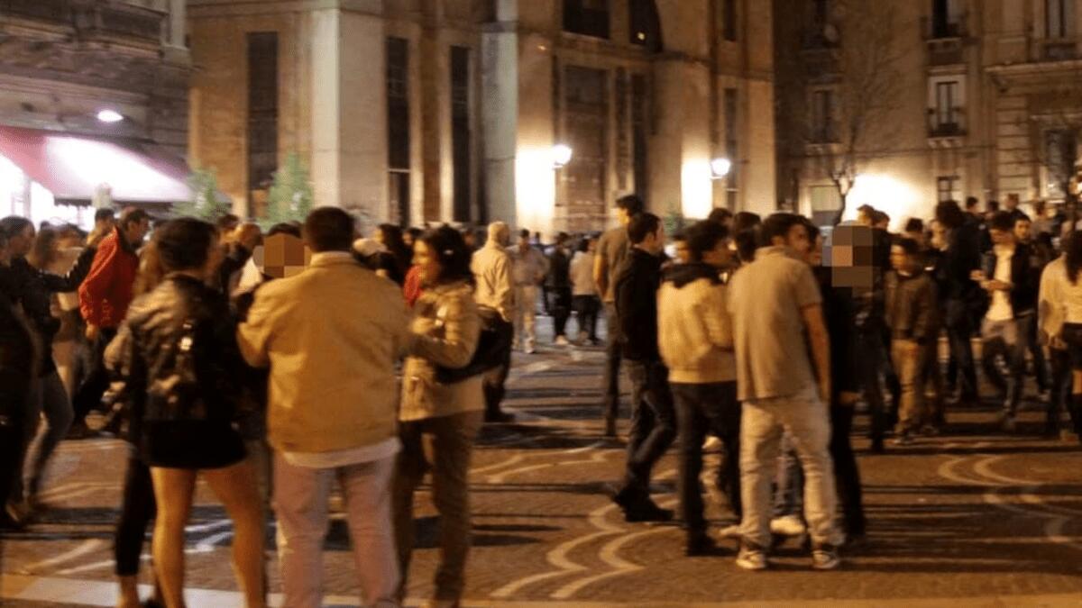 Giovane ubriaco colpì con bottiglia di vetro coetaneo per “spaccargli” la testa: dato Daspo “Willy” - 