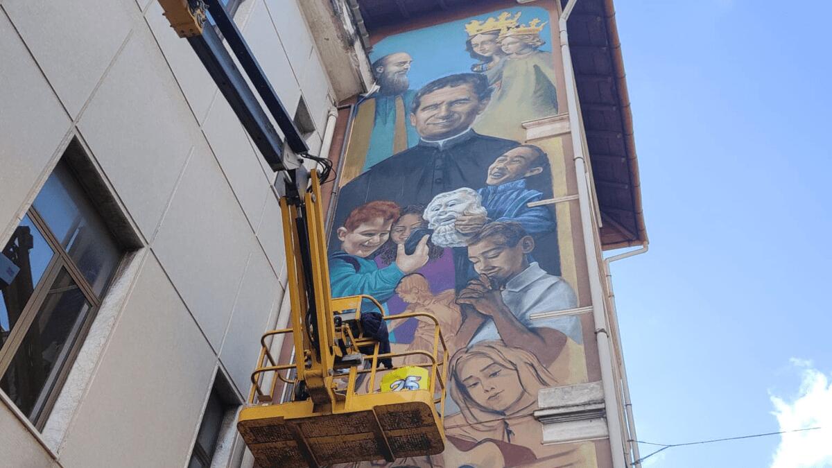 Un nuovo murales sorge in città per accogliere i giovani studenti Salesiani di Catania (FOTO) - 