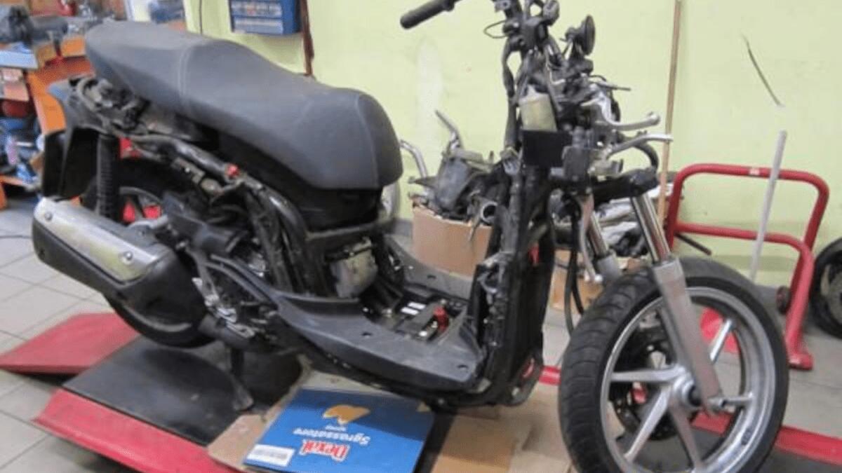 Minorenni rubano parti scooter SH per fare un “regalo” al padre a costo zero (almeno per loro) - 