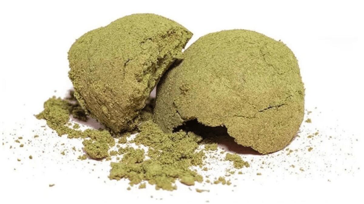 Giovane incensurato insospettisce agenti: sotto la maglia 70 grammi di marijuana e altri 80 in casa - 