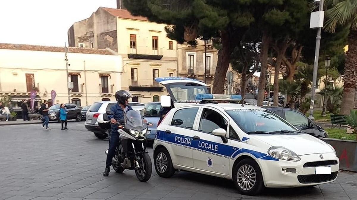 Potenziati i controlli delle forze dell’ordine in piazza Federico di Svevia - 
