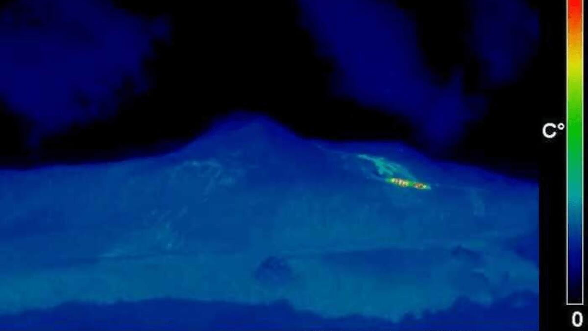 Nuova bocca effusiva sull’Etna nella parte alta della Valle del bove - 
