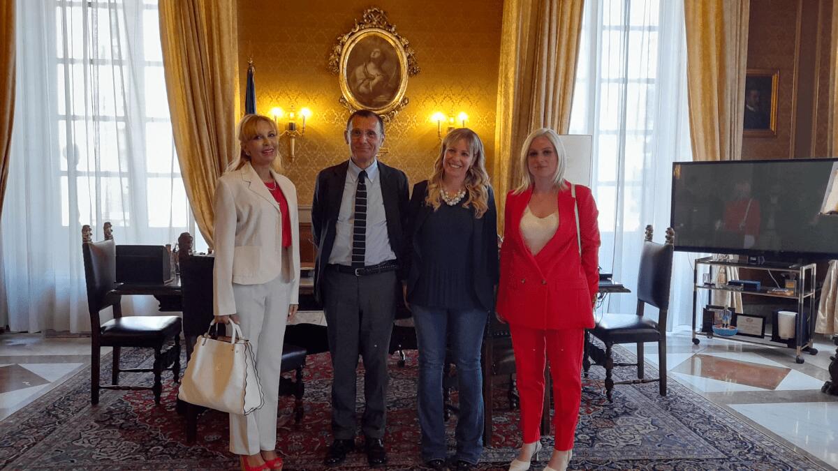 Dopo l’abbandono degli assessori comunali per le elezioni regionali, Comune nomina tre assessori in chiave quote rosa - 