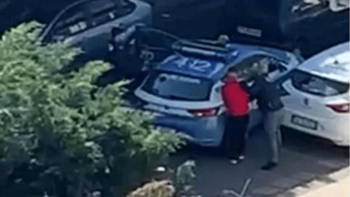 Diciasettenni rubano auto e “giocano” con gli agenti tra fuga, inseguimento e resistenza - 
