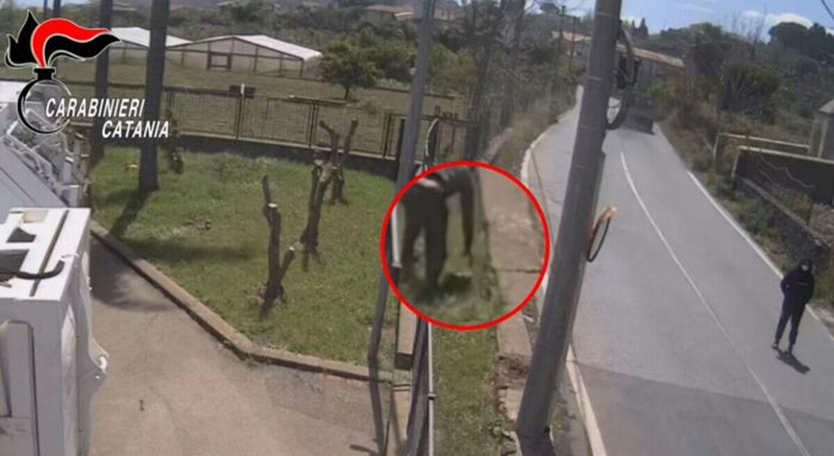 Arrestati tre ladri di catalizzatori: avevano commesso un furto poco prima - 