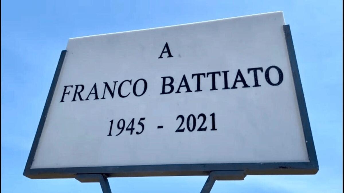 Targa commemorativa per Franco Battiato e intitolazione dell’ex piazza Europa durante il Lungomare Fest - 