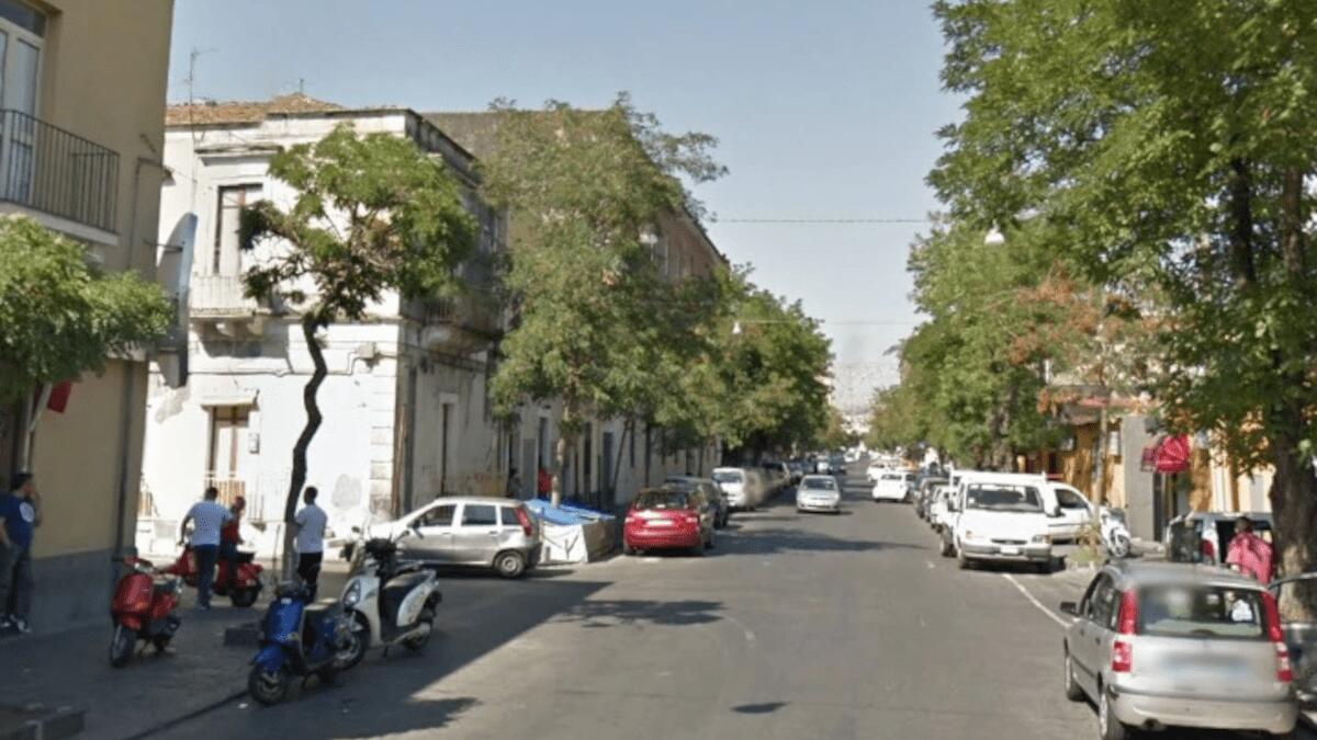 Siracusani in trasferta a Catania trovati in possesso di fumo e armi durante controllo ordinario - 