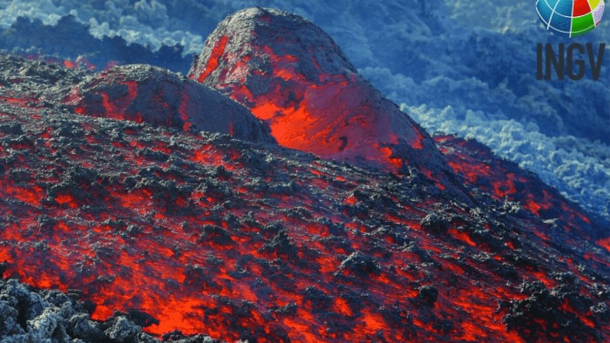 Nuova bocca nella Valle del Bove: emerge colata sull’Etna a quota 1.900 metri - 
