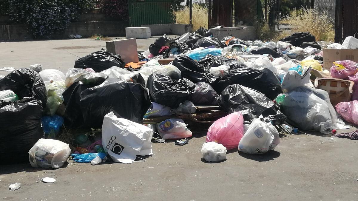 Catania "affoga" nella spazzatura, Cardello: “Fermate questo degrado” - 