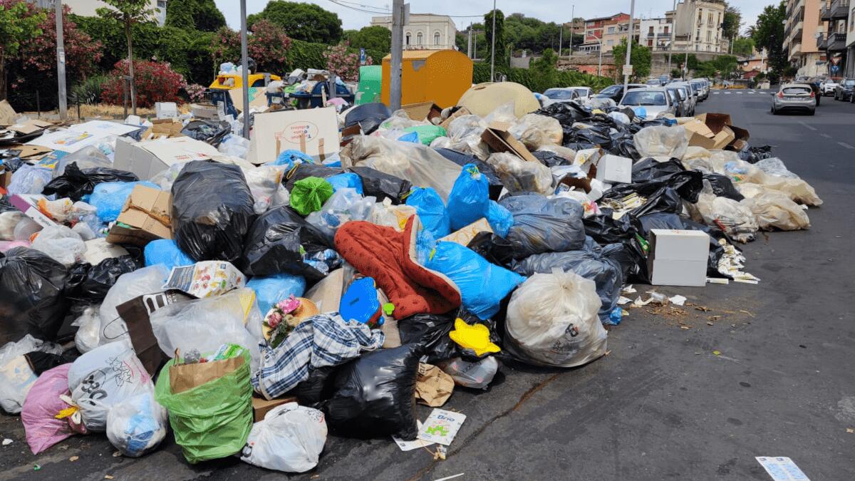 Consigliere denuncia l’emergenza rifiuti e propone telecamere anti discariche abusive (I DETTAGLI) - 