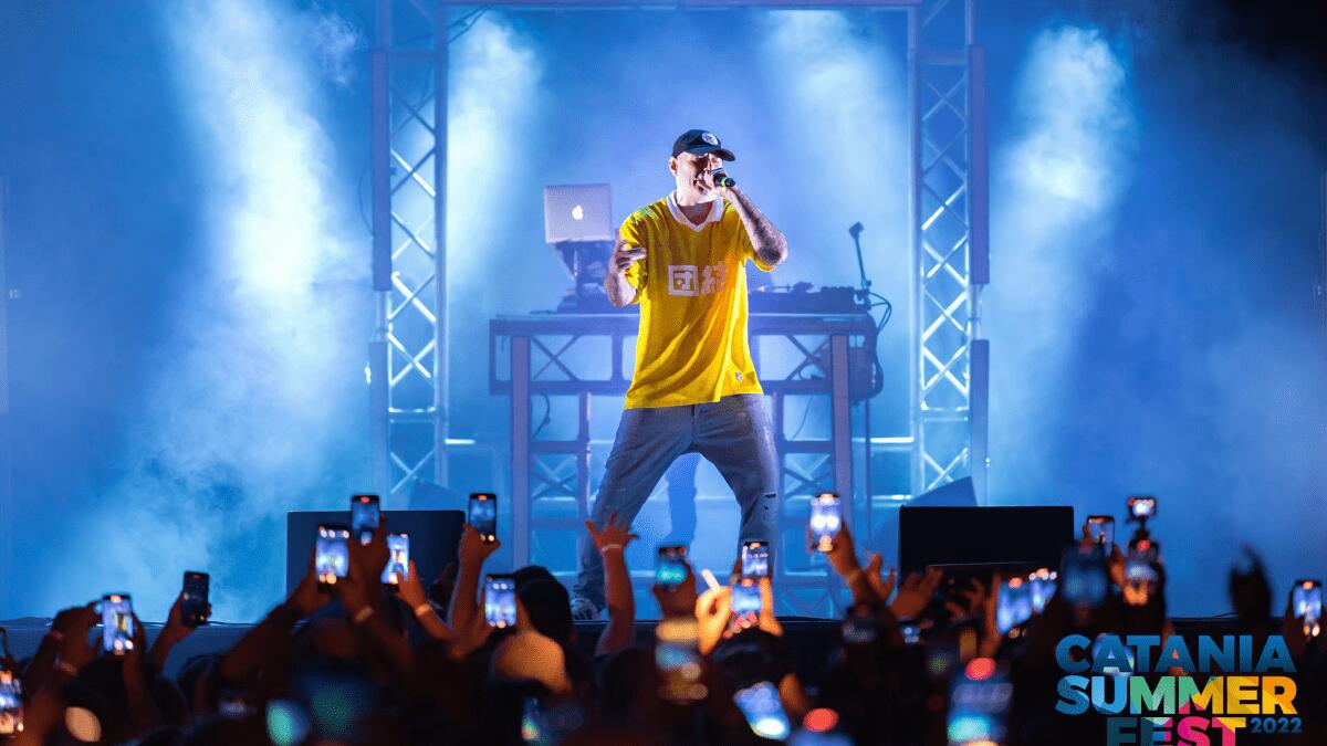 Fabri Fibra “incendia” la villa Bellini per il concerto del Catania Summer Fest 2022 - 