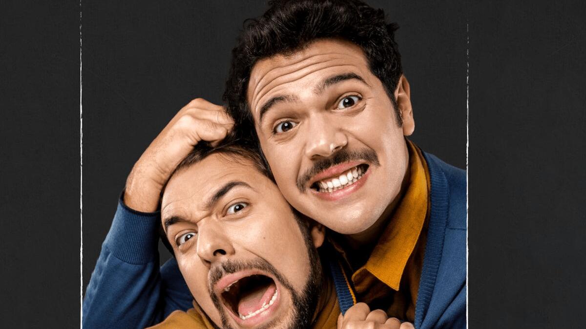 Serata di comicità all’Adrano Summer Festival con I Sansoni: “Fratelli… ma non troppo” - 