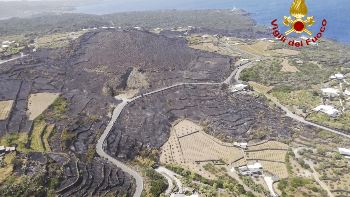 Incendio Pantelleria: Reparto Volo Catania in aiuto ai colleghi (FOTO E VIDEO) - 