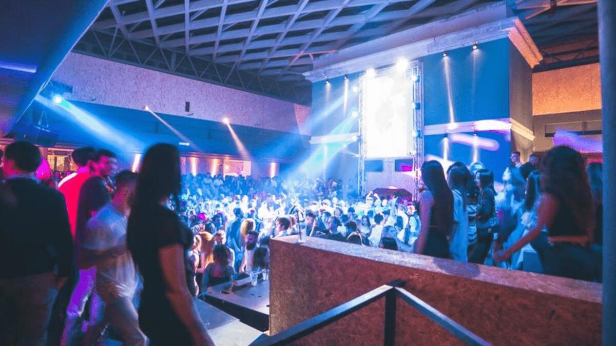 Ancora una volta la discoteca ECS Dogana si “fregia” di una grave rissa finita in accoltellamento (NOMI) - 