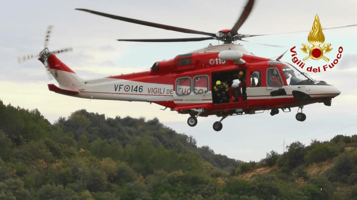 Escursionista disperso sull'Etna soccorso dall’intervento in elicottero dei Vigili del Fuoco (VIDEO) - 