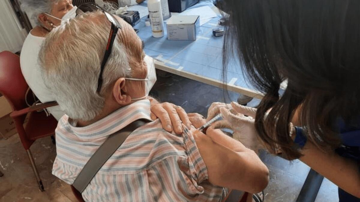 Vaccini anti Covid: impennata delle somministrazioni a over 60, fragili e over 12 (I DETTAGLI) - 