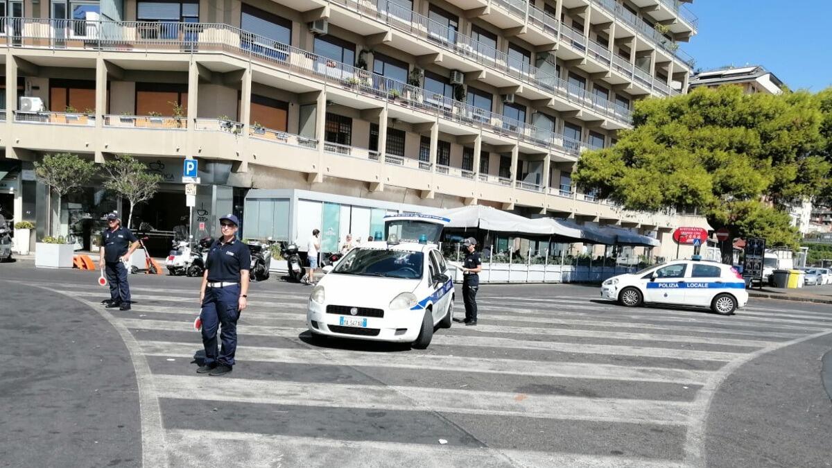 Piazza Europa nel mirino dei controlli: 204 verbali, 87 fermi e 15 sequestri - 