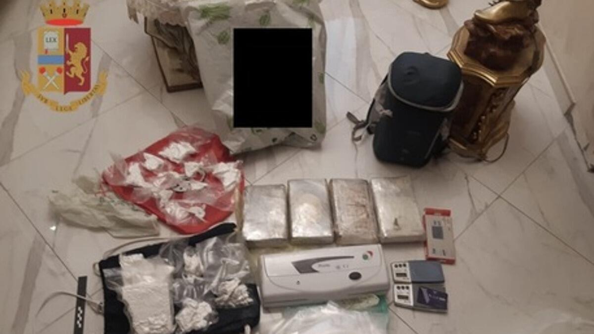 Detenevano 6 kg di cocaina e 78mila euro: arrestate due donne a Catania - 