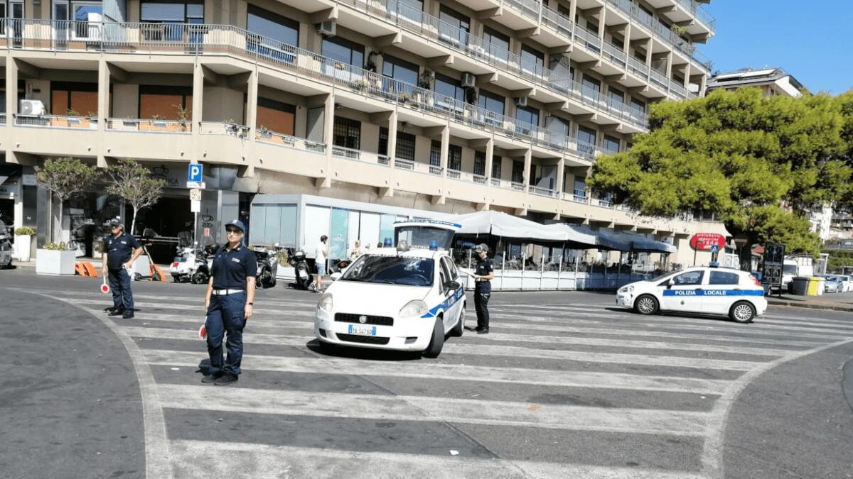 Commissario dispone controlli di Polizia Locale in piazza Europa e ripristino dell’illuminazione - 