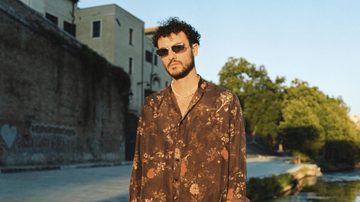 Il rapper e produttore Carl Brave in tournée a Catania si esibirà alla Villa Bellini - 