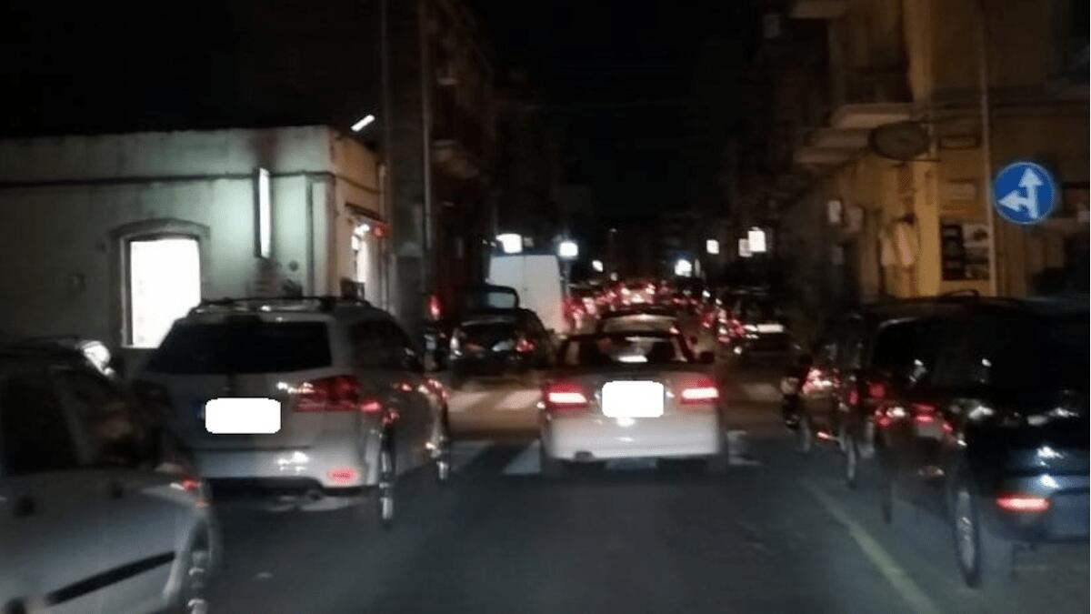 Vie centrali di Catania totalmente al buio e aumenta il rischio d’incidenti mortali - 